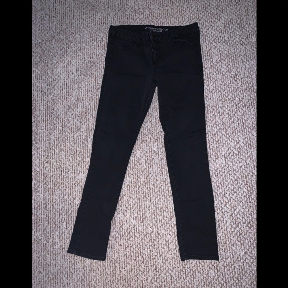 ⭐️NEWLY ADDED⭐️American Eagle Black Skinny Jeans